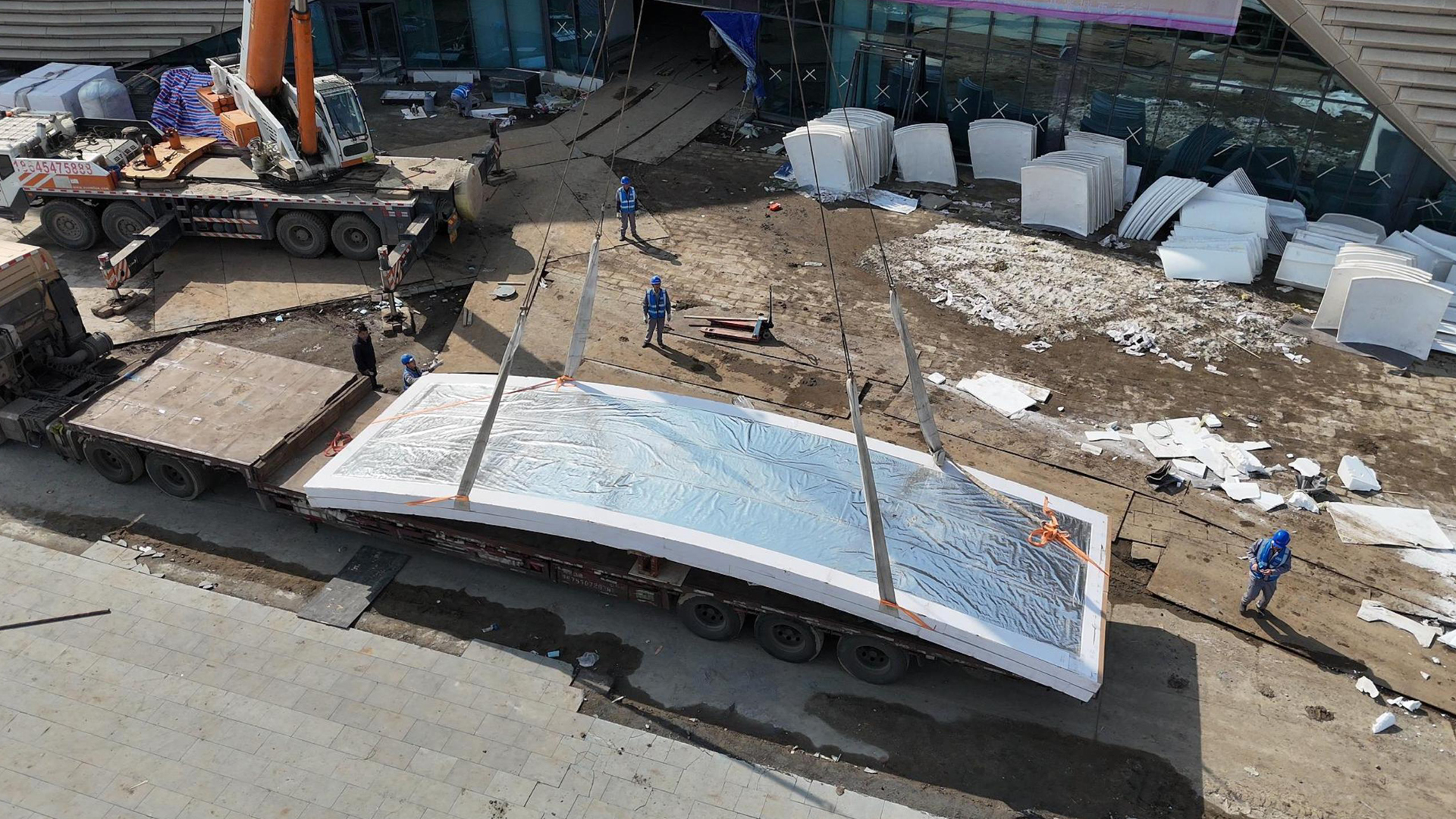 fuyuan-aquarium-project-public-aquarium-construction-large-acrylic-aquarium-installation0.jpg